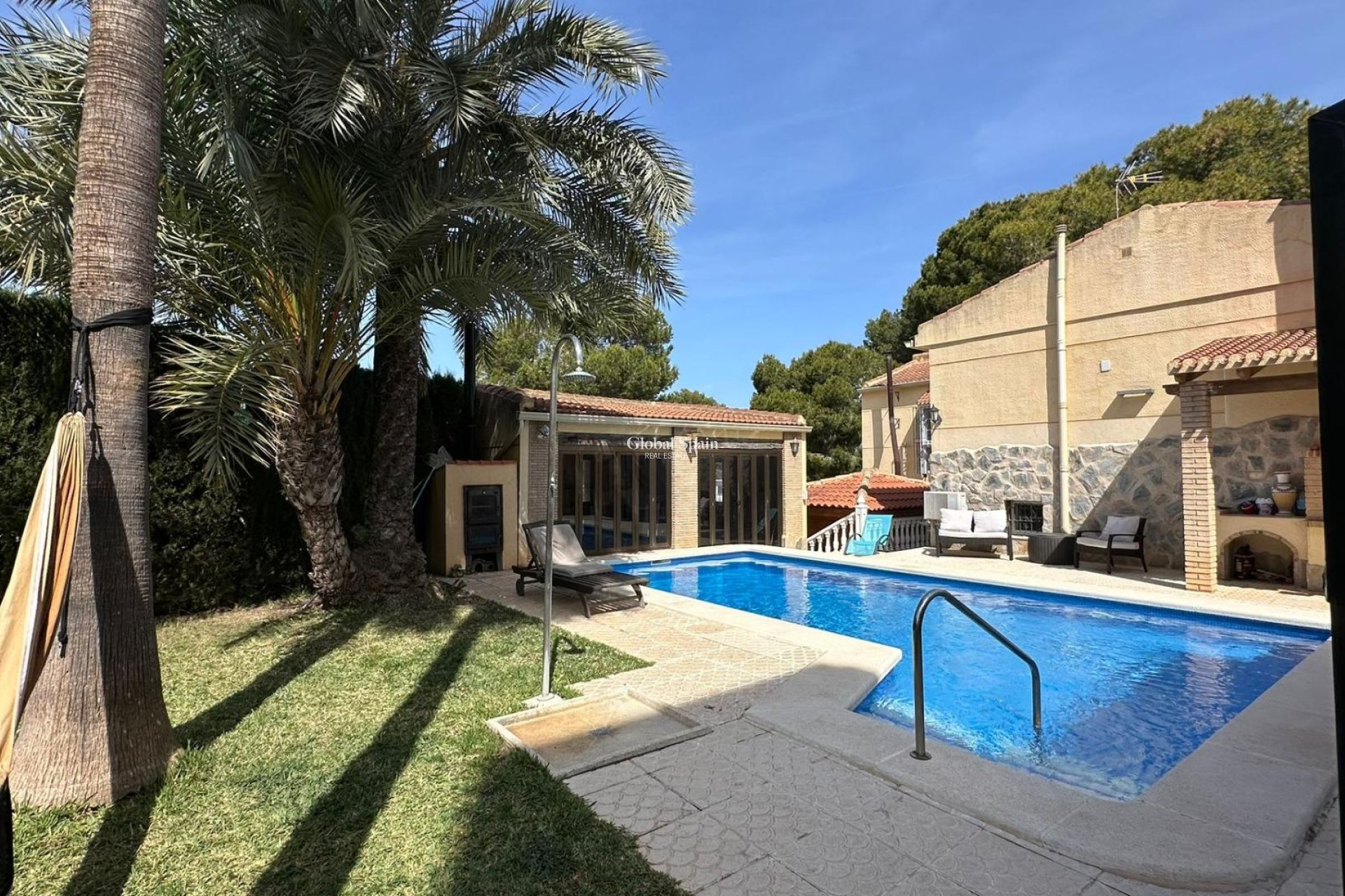 Wederverkoop - VILLA -
TORREVIEJA - LOS BALCONES - LOS ALTOS