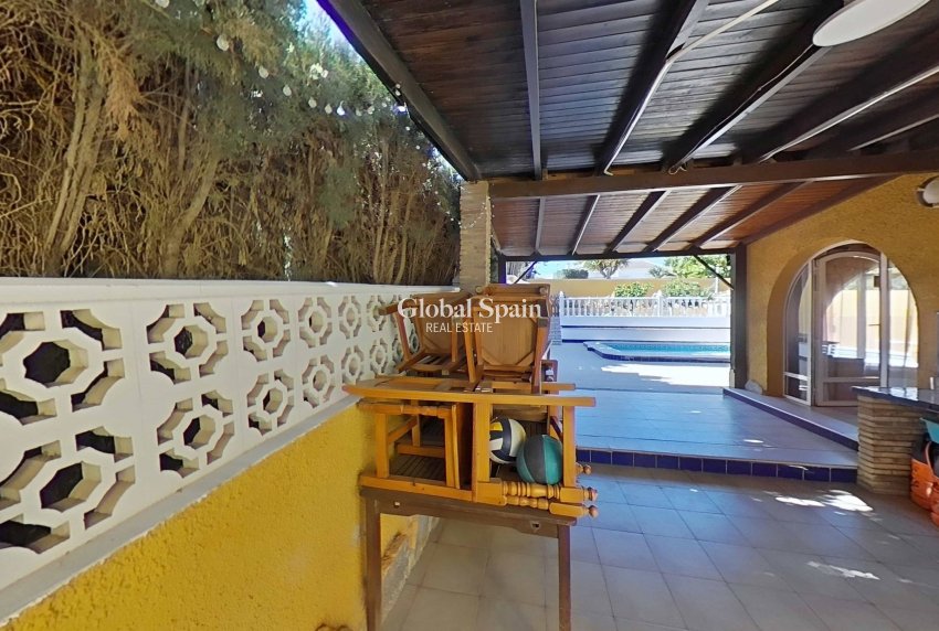 Wederverkoop - VILLA -
TORREVIEJA - LOS BALCONES - LOS ALTOS