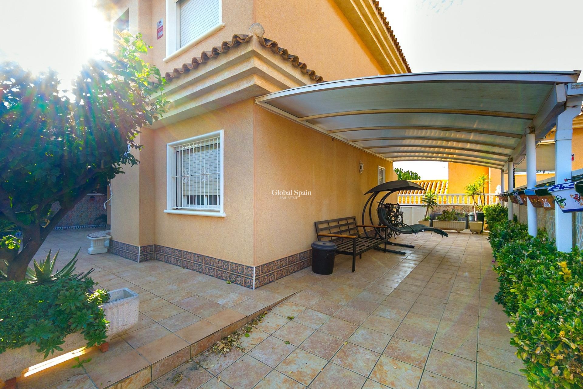 Wederverkoop - VILLA -
TORREVIEJA - LOS BALCONES - LOS ALTOS