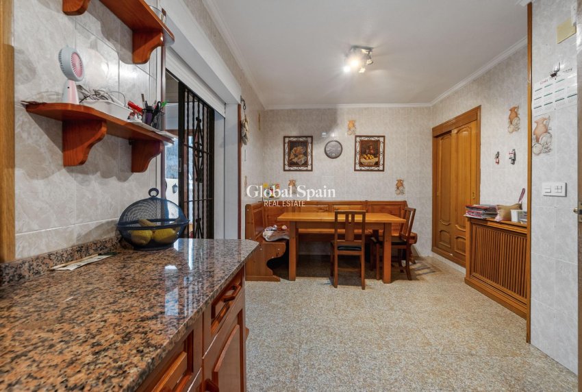 Wederverkoop - VILLA -
TORREVIEJA - LOS BALCONES - LOS ALTOS