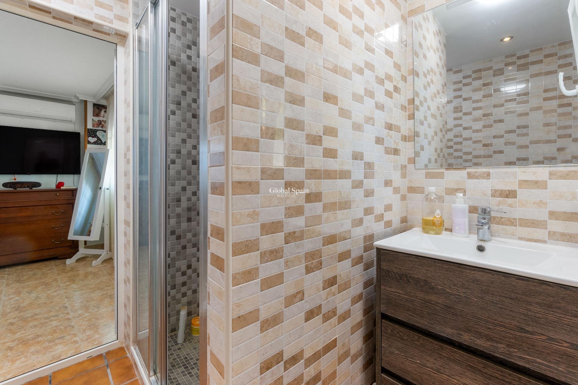 Wederverkoop - VILLA -
TORREVIEJA - LOS BALCONES - LOS ALTOS