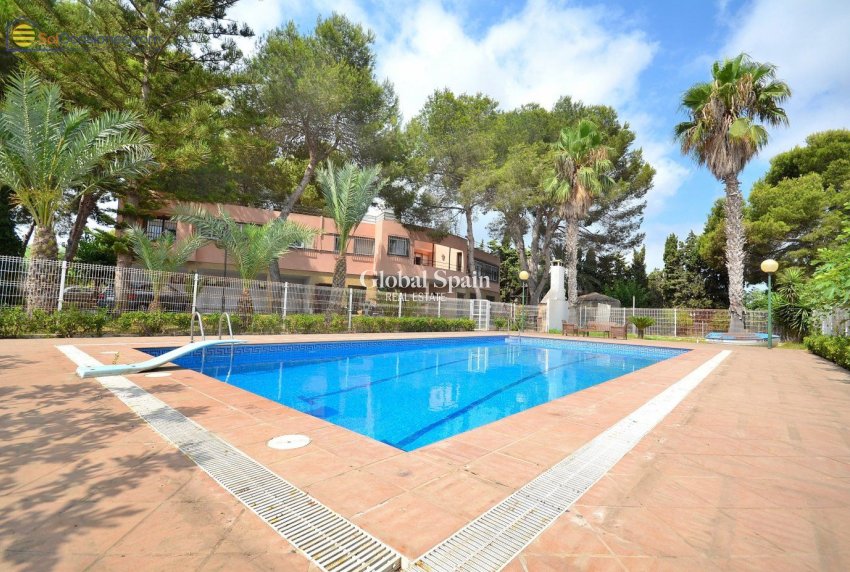 Wederverkoop - VILLA -
TORREVIEJA - LOS BALCONES - LOS ALTOS