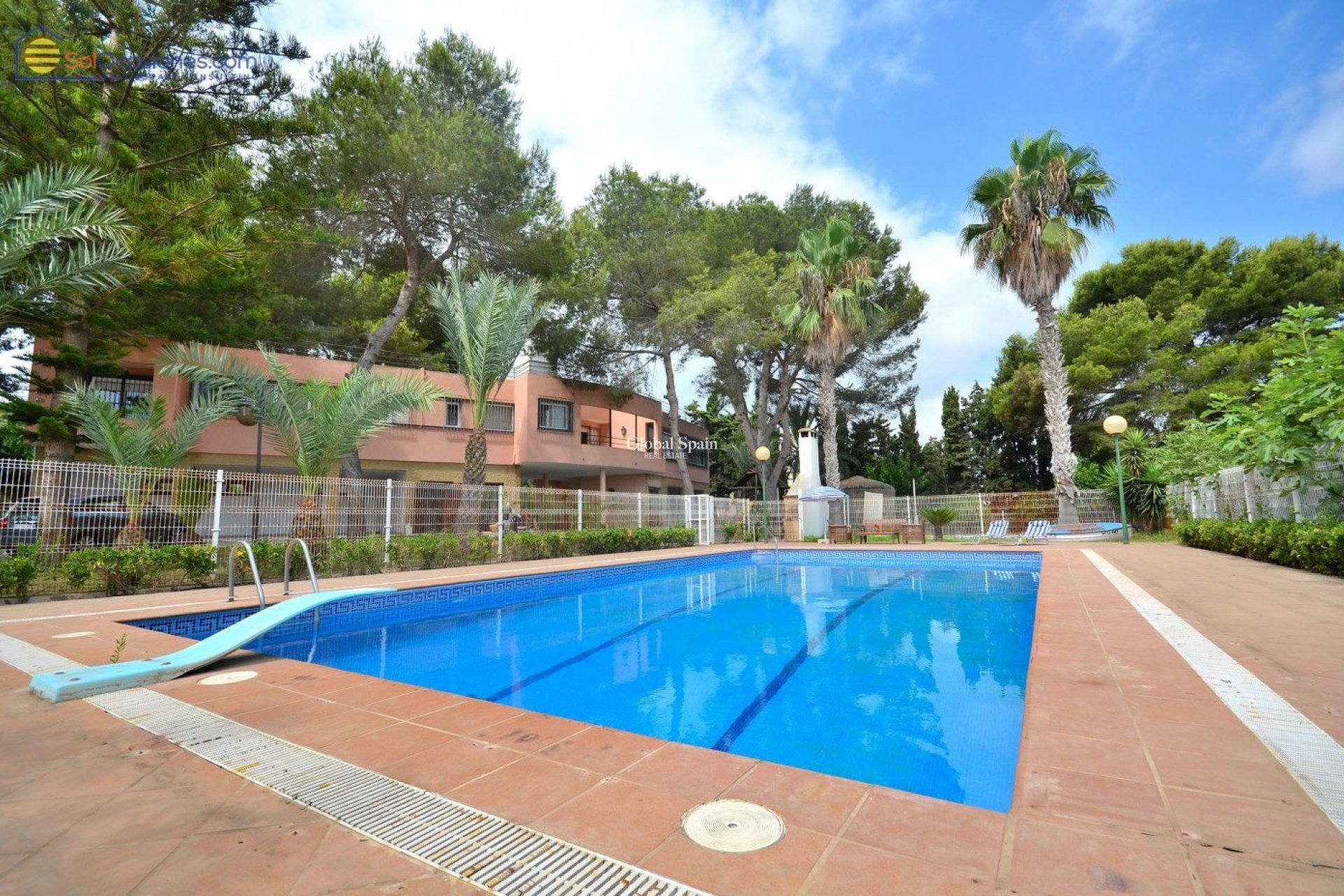 Wederverkoop - VILLA -
TORREVIEJA - LOS BALCONES - LOS ALTOS