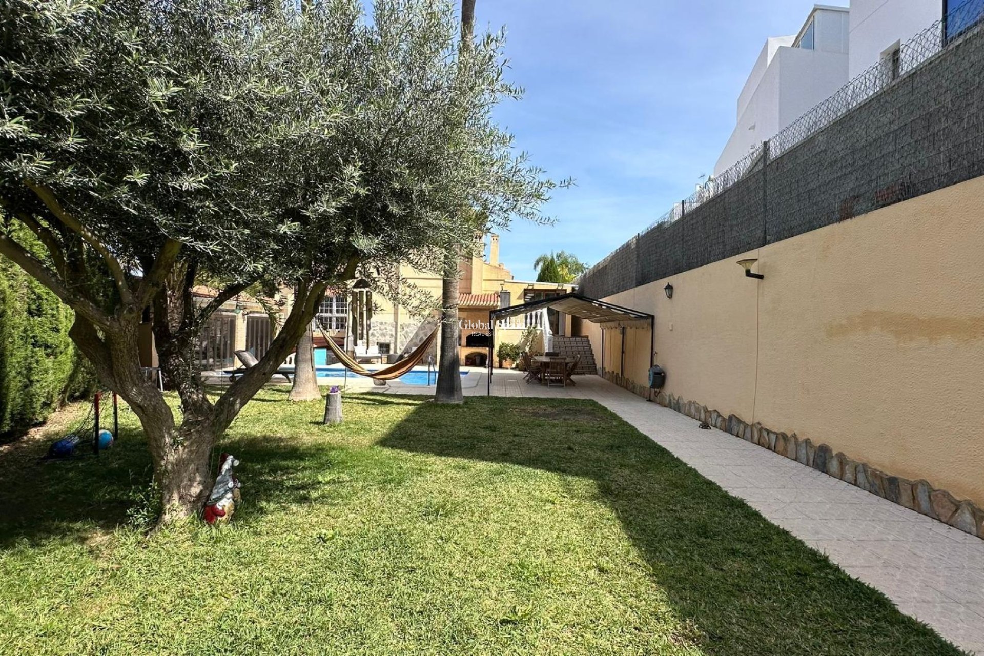 Wederverkoop - VILLA -
TORREVIEJA - LOS BALCONES - LOS ALTOS