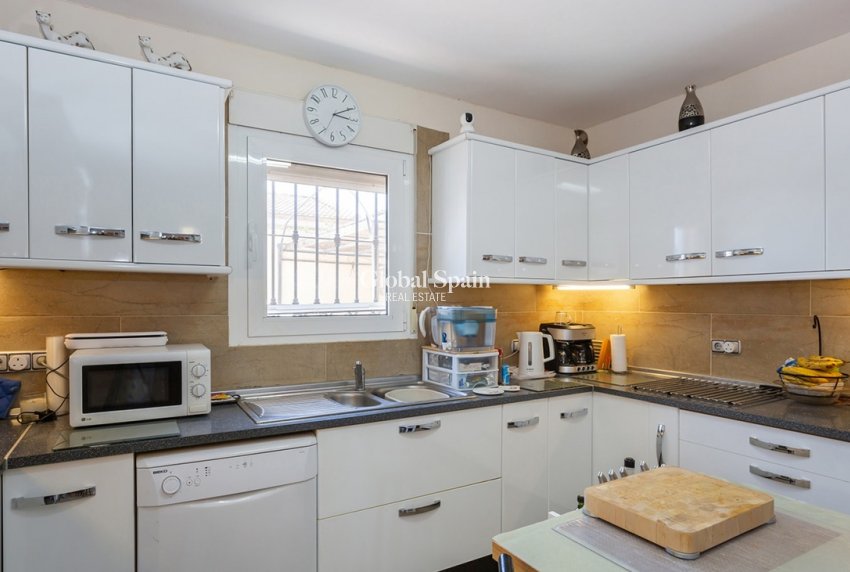 Wederverkoop - VILLA -
TORREVIEJA - LOS BALCONES - LOS ALTOS