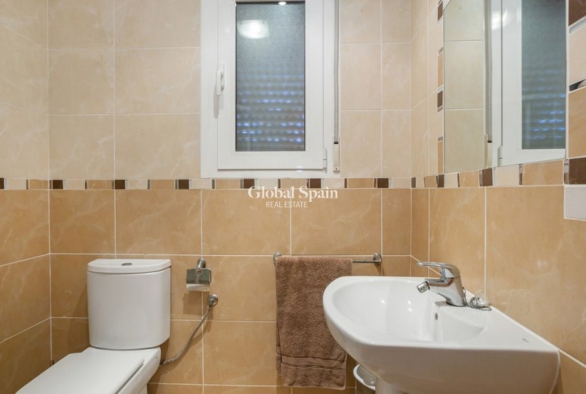 Wederverkoop - VILLA -
TORREVIEJA - LOS BALCONES - LOS ALTOS
