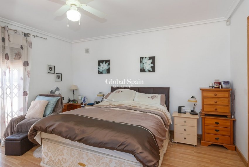 Wederverkoop - VILLA -
TORREVIEJA - LOS BALCONES - LOS ALTOS