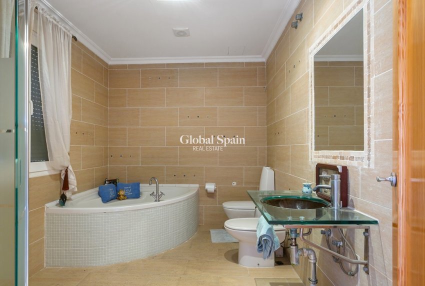 Wederverkoop - VILLA -
TORREVIEJA - LOS BALCONES - LOS ALTOS