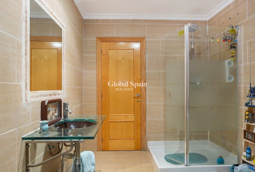 Wederverkoop - VILLA -
TORREVIEJA - LOS BALCONES - LOS ALTOS