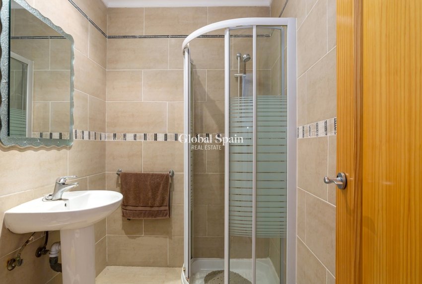Wederverkoop - VILLA -
TORREVIEJA - LOS BALCONES - LOS ALTOS
