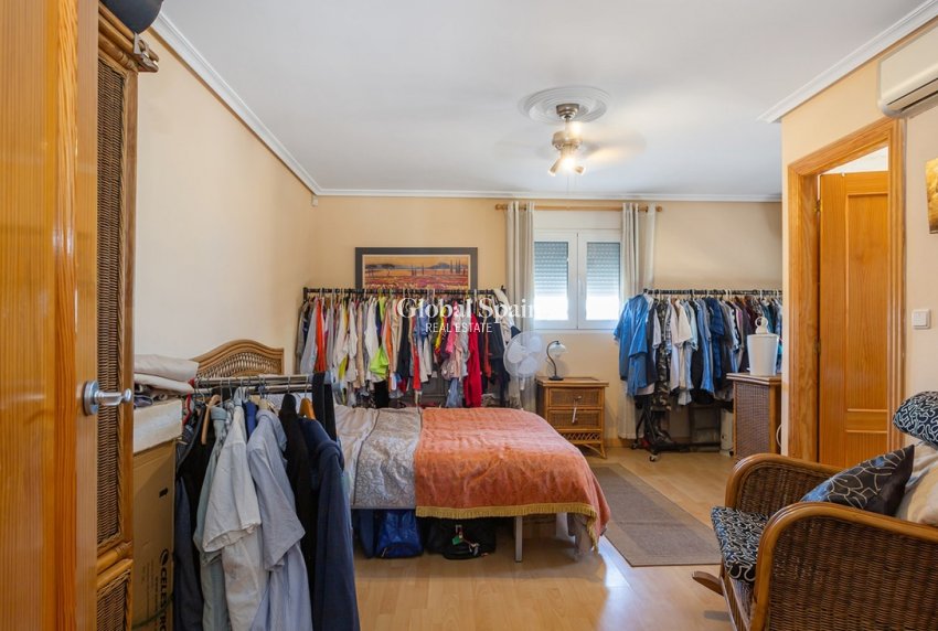 Wederverkoop - VILLA -
TORREVIEJA - LOS BALCONES - LOS ALTOS