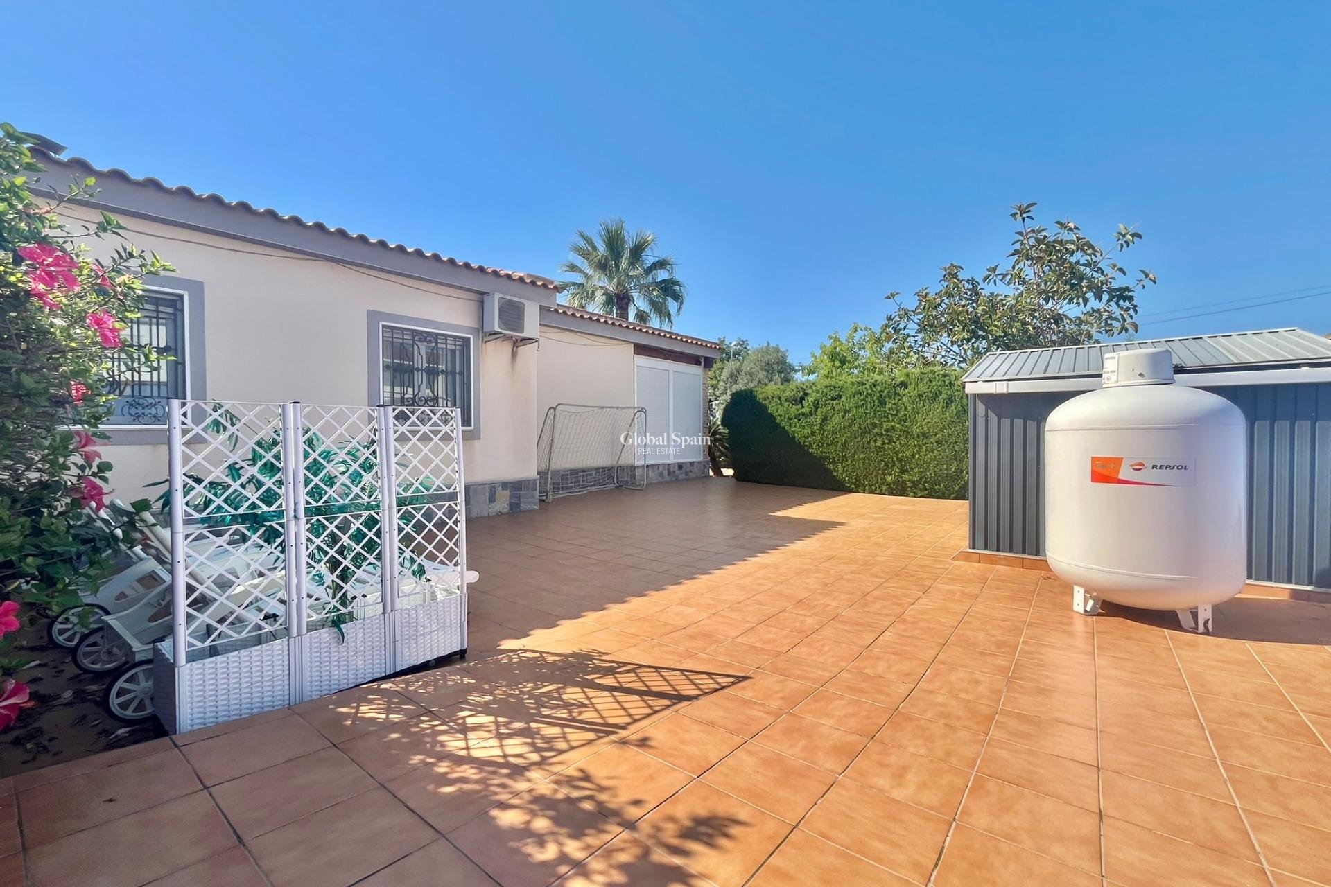Wederverkoop - VILLA -
TORREVIEJA - LOS BALCONES - LOS ALTOS