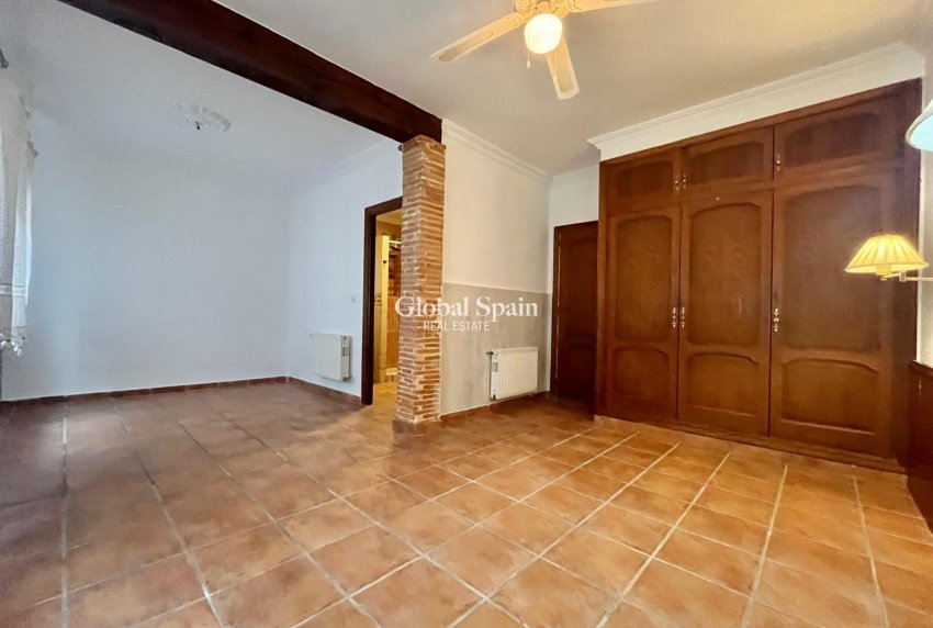 Wederverkoop - VILLA -
TORREVIEJA - LOS BALCONES - LOS ALTOS