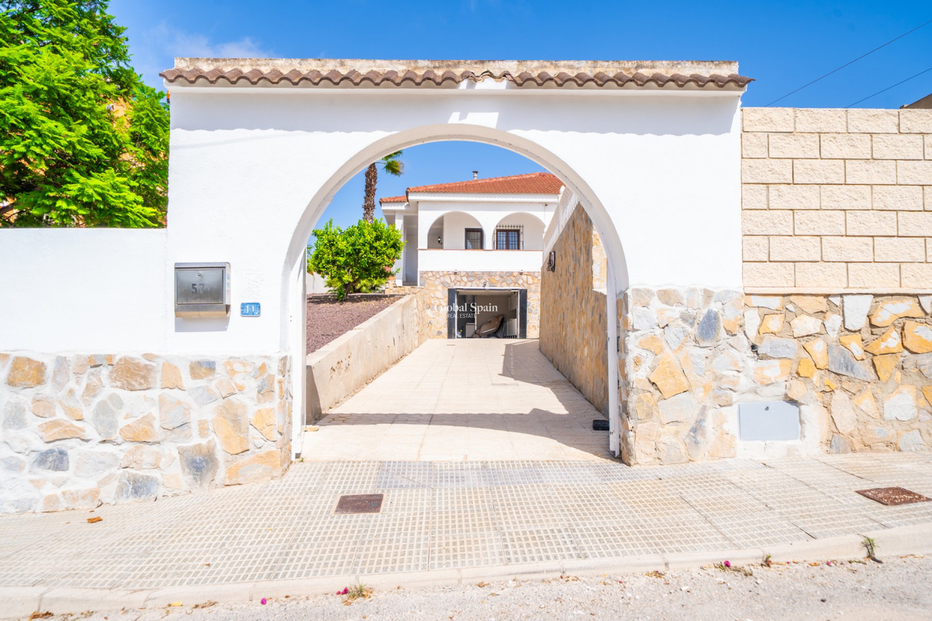 Wederverkoop - VILLA -
TORREVIEJA - LOS BALCONES - LOS ALTOS