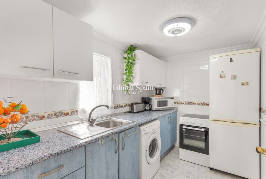 Wederverkoop - VILLA -
TORREVIEJA - LOS BALCONES - LOS ALTOS