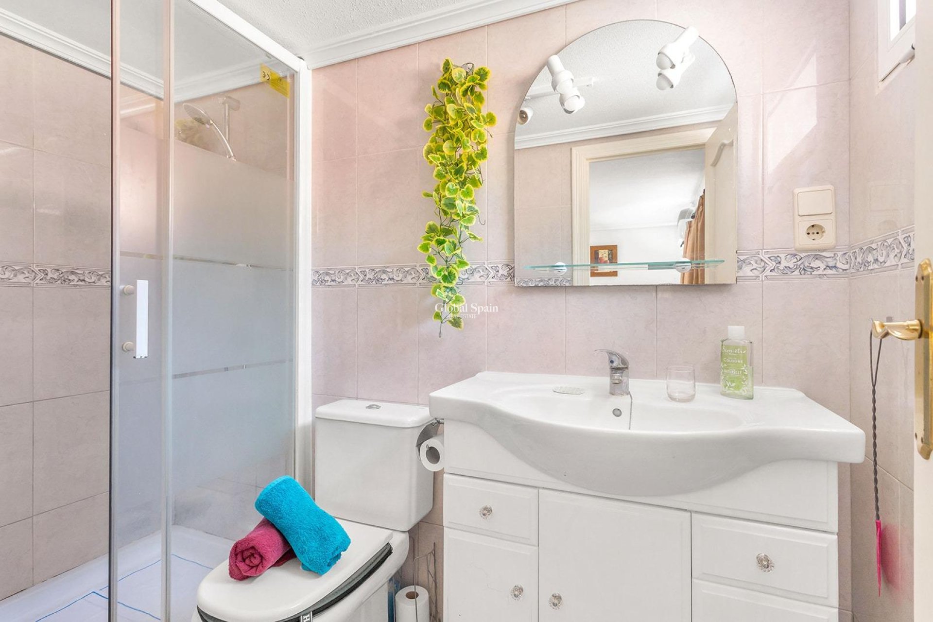 Wederverkoop - VILLA -
TORREVIEJA - LOS BALCONES - LOS ALTOS