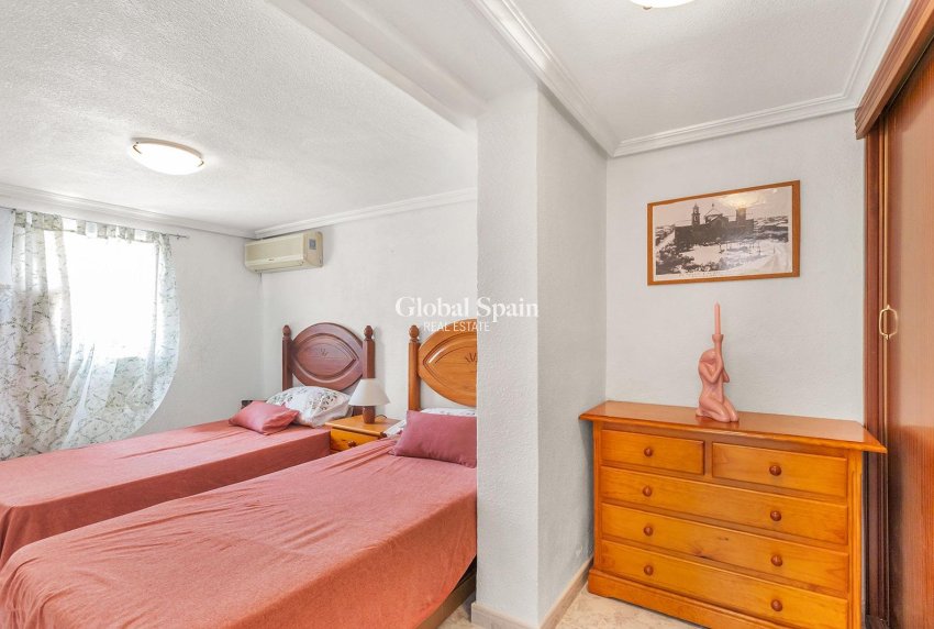 Wederverkoop - VILLA -
TORREVIEJA - LOS BALCONES - LOS ALTOS