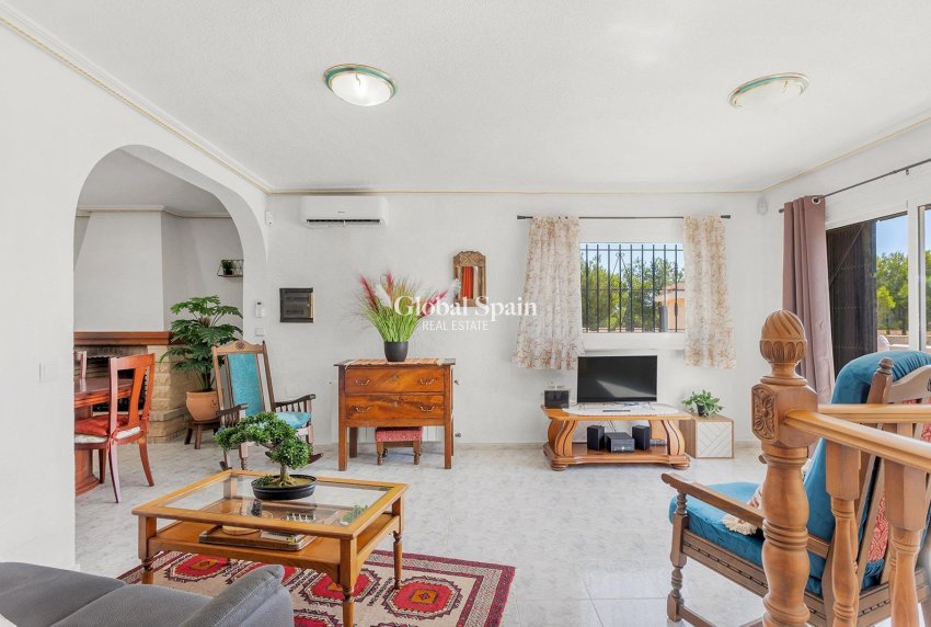 Wederverkoop - VILLA -
TORREVIEJA - LOS BALCONES - LOS ALTOS