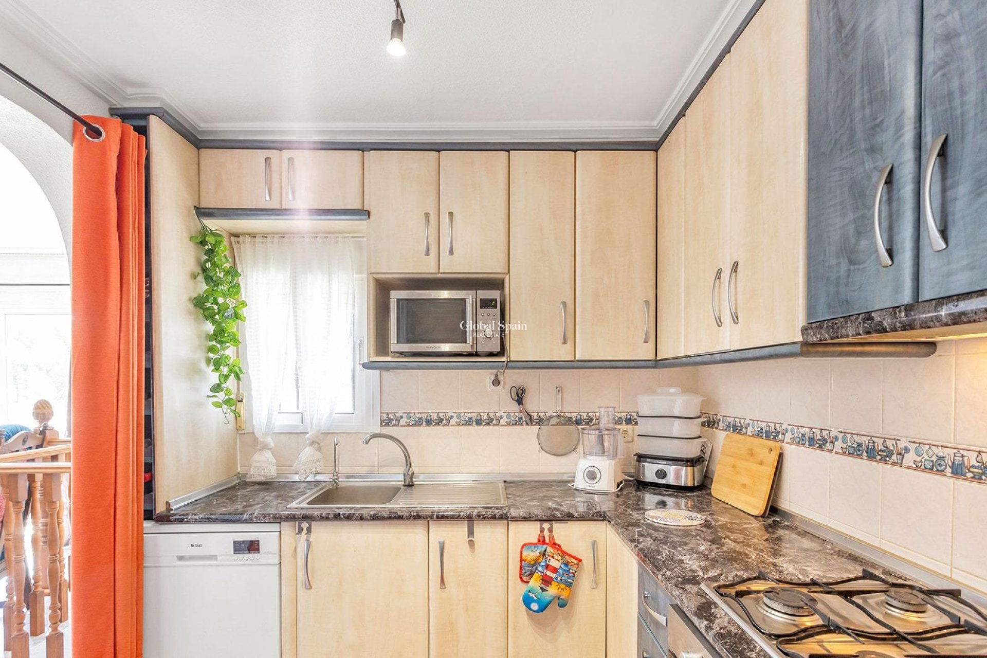 Wederverkoop - VILLA -
TORREVIEJA - LOS BALCONES - LOS ALTOS