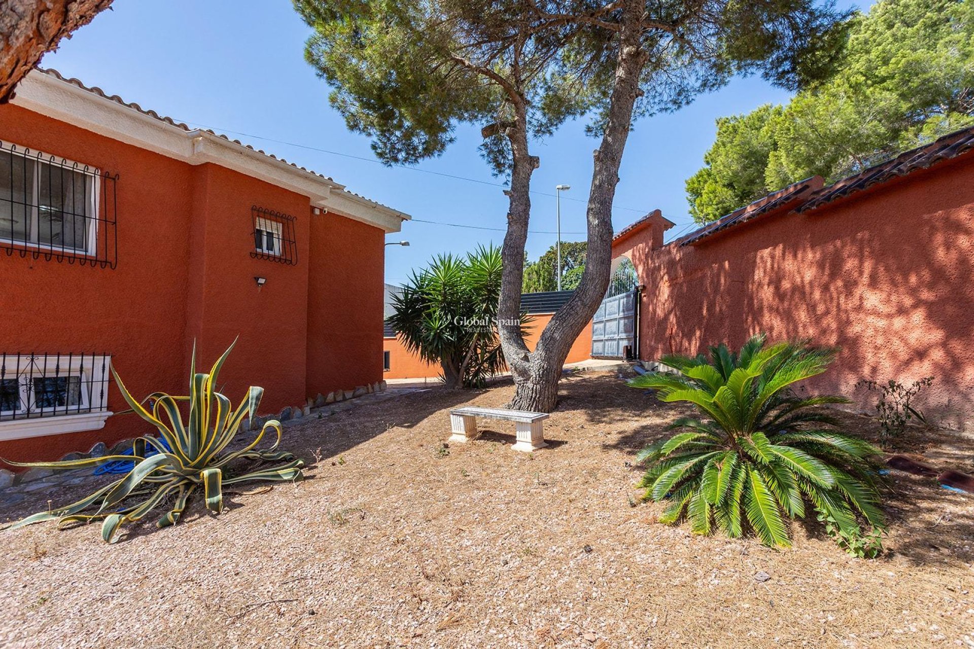 Wederverkoop - VILLA -
TORREVIEJA - LOS BALCONES - LOS ALTOS