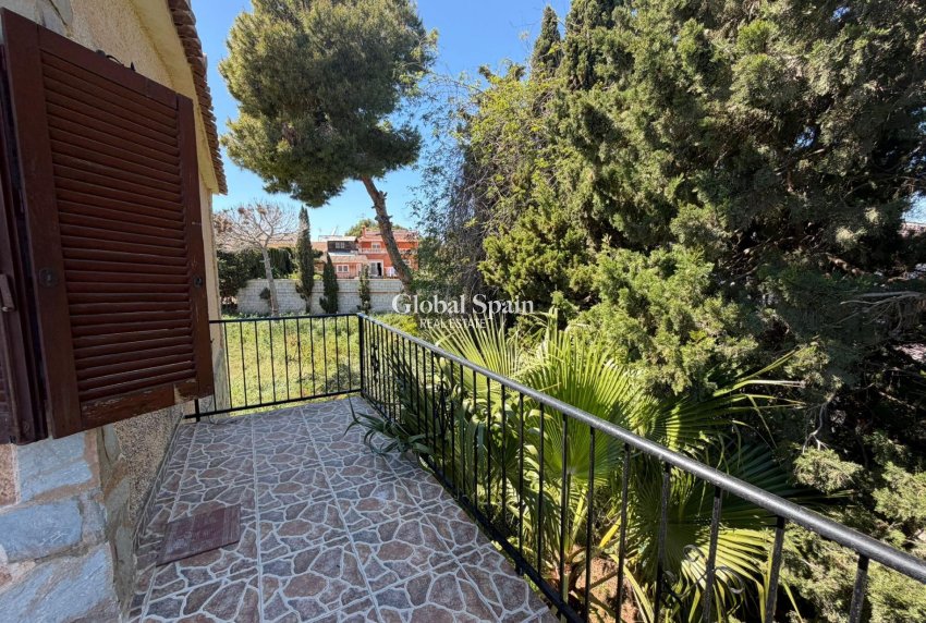 Wederverkoop - VILLA -
TORREVIEJA - LOS BALCONES - LOS ALTOS