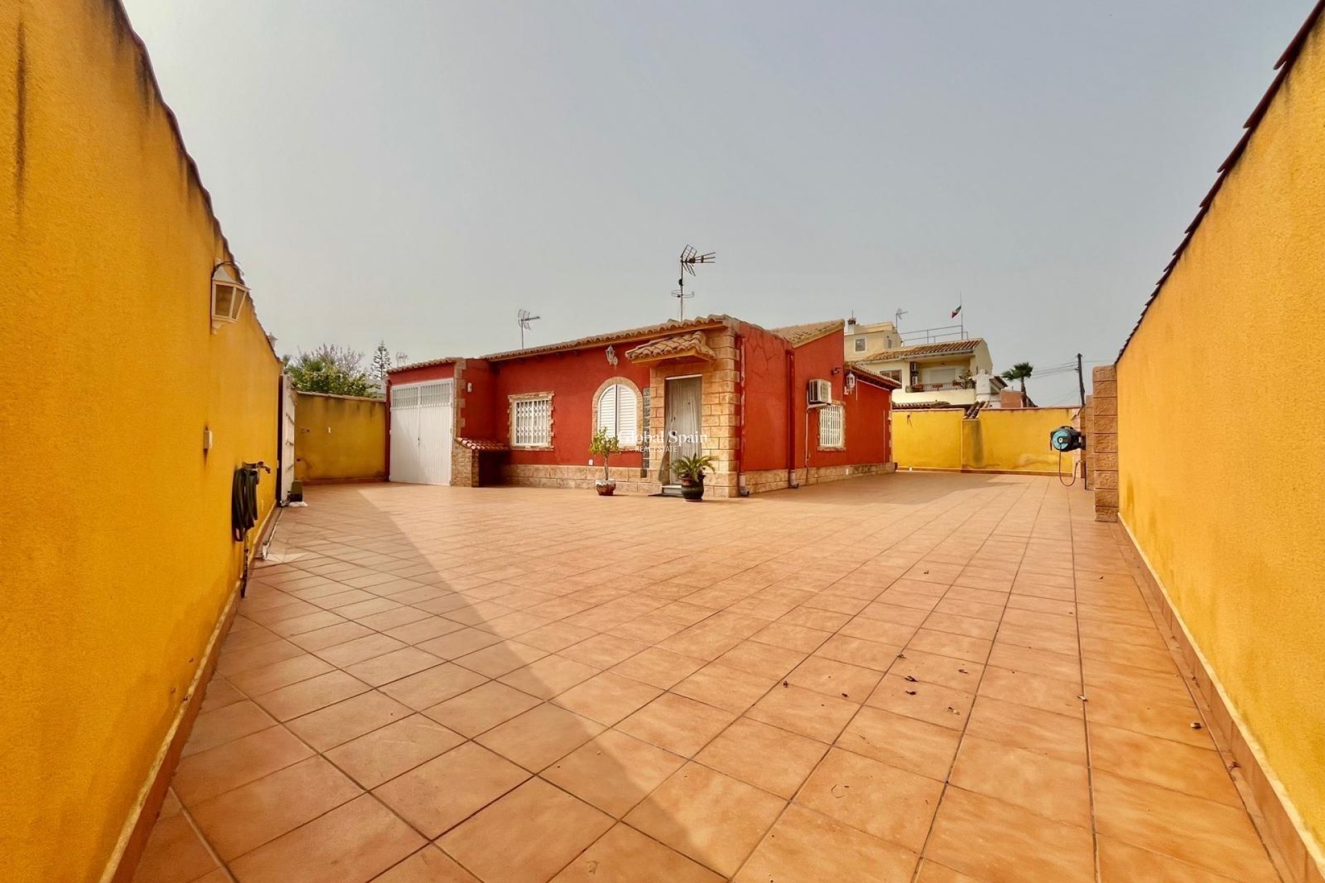 Wederverkoop - VILLA -
TORREVIEJA - LOS BALCONES - LOS ALTOS