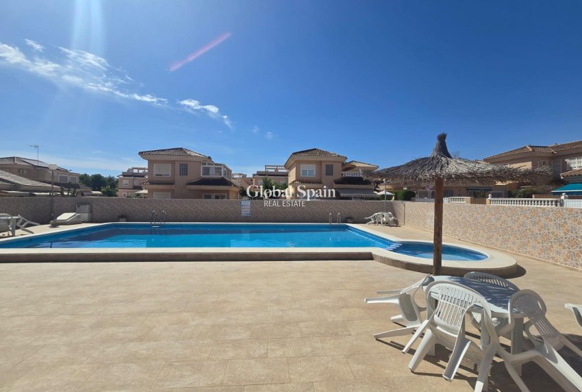 Wederverkoop - VILLA -
TORREVIEJA - LOS BALCONES - LOS ALTOS
