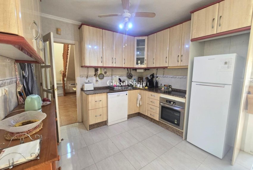 Wederverkoop - VILLA -
TORREVIEJA - LOS BALCONES - LOS ALTOS