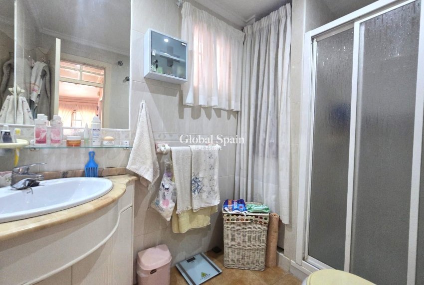 Wederverkoop - VILLA -
TORREVIEJA - LOS BALCONES - LOS ALTOS