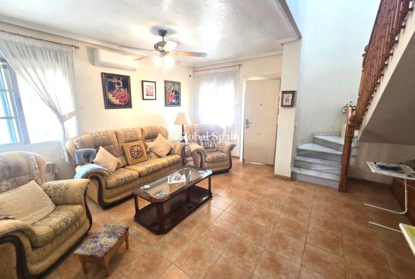 Wederverkoop - VILLA -
TORREVIEJA - LOS BALCONES - LOS ALTOS