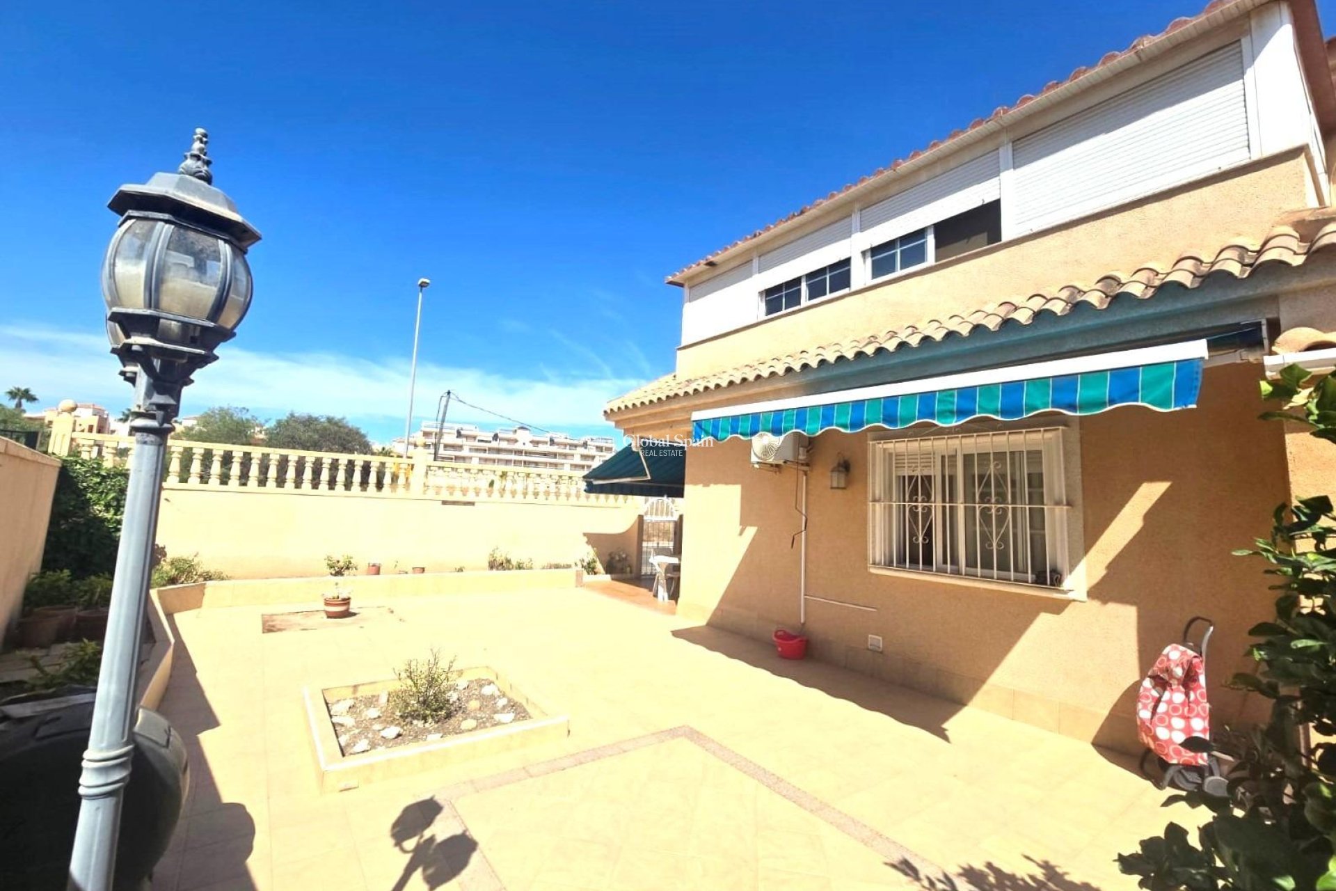Wederverkoop - VILLA -
TORREVIEJA - LOS BALCONES - LOS ALTOS