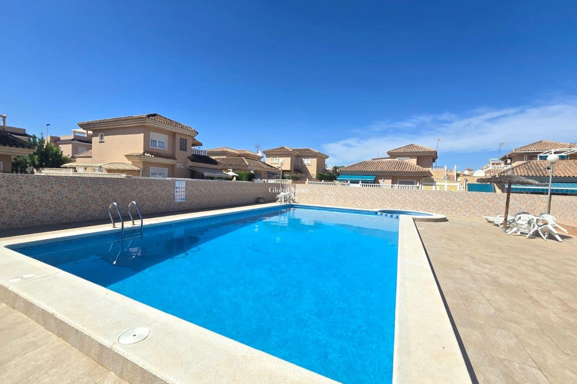 Wederverkoop - VILLA -
TORREVIEJA - LOS BALCONES - LOS ALTOS