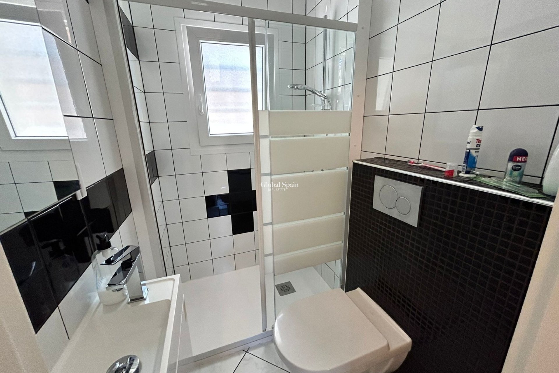 Wederverkoop - VILLA -
TORREVIEJA - LOS BALCONES - LOS ALTOS