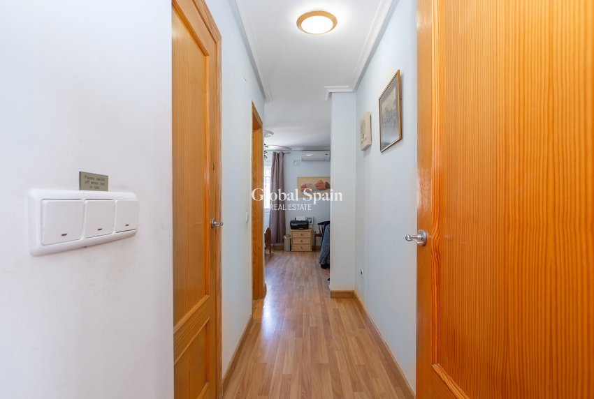 Wederverkoop - Villa -
TORREVIEJA - LOS BALCONES - LOS ALTOS