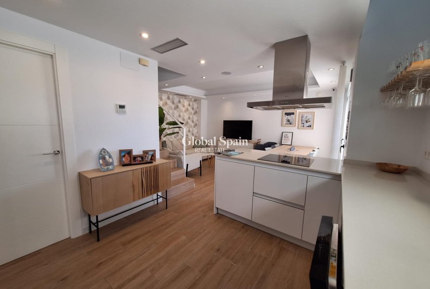 Wederverkoop - VILLA -
TORREVIEJA - Los Frutales