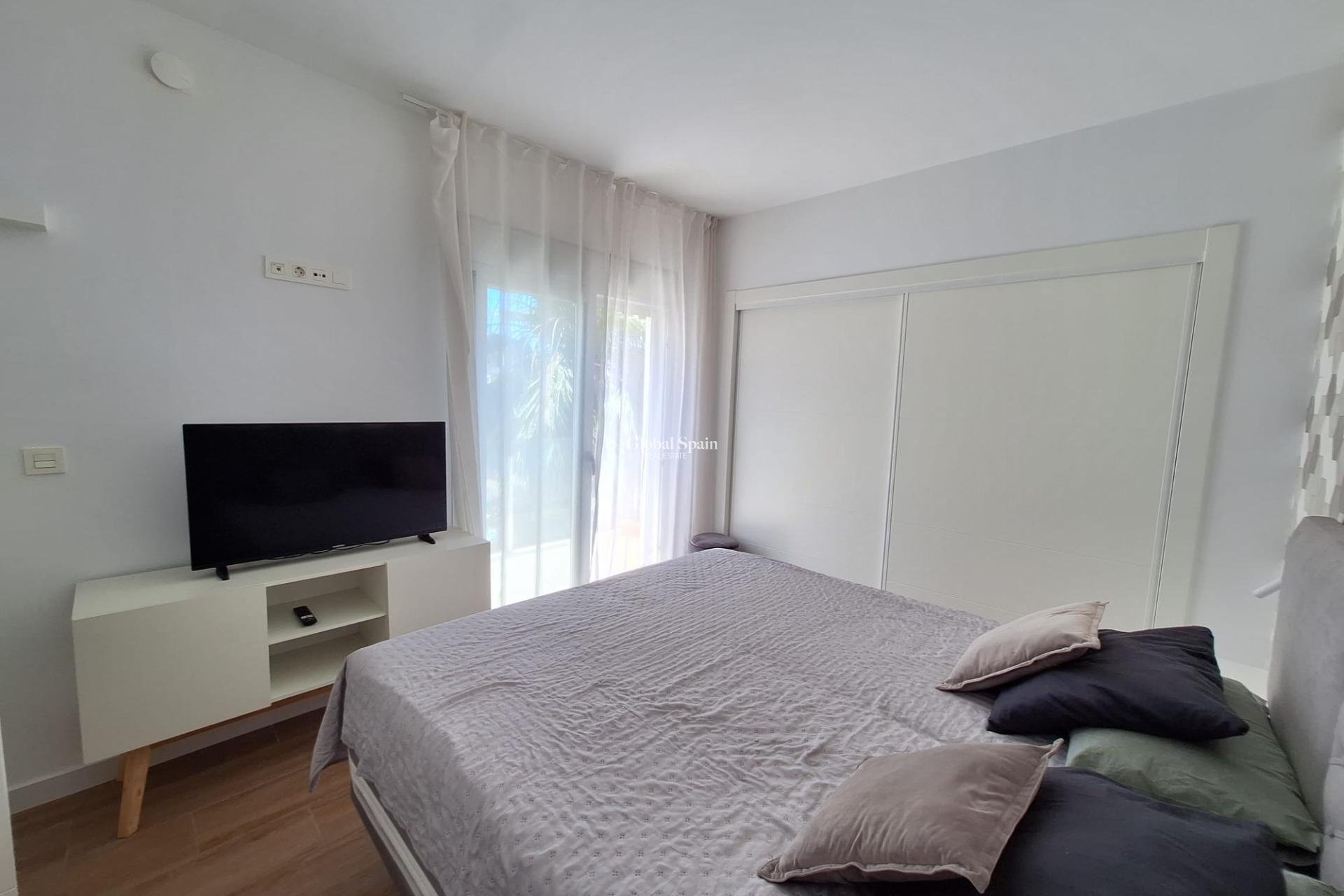 Wederverkoop - VILLA -
TORREVIEJA - Los Frutales