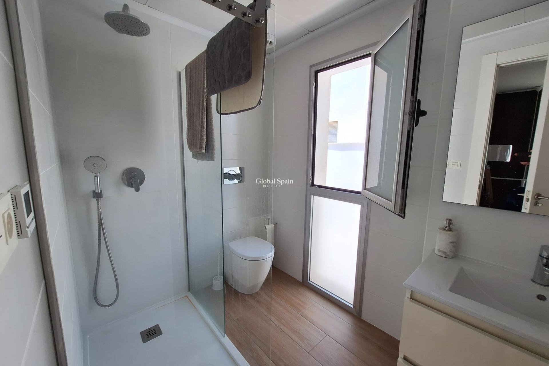 Wederverkoop - VILLA -
TORREVIEJA - Los Frutales