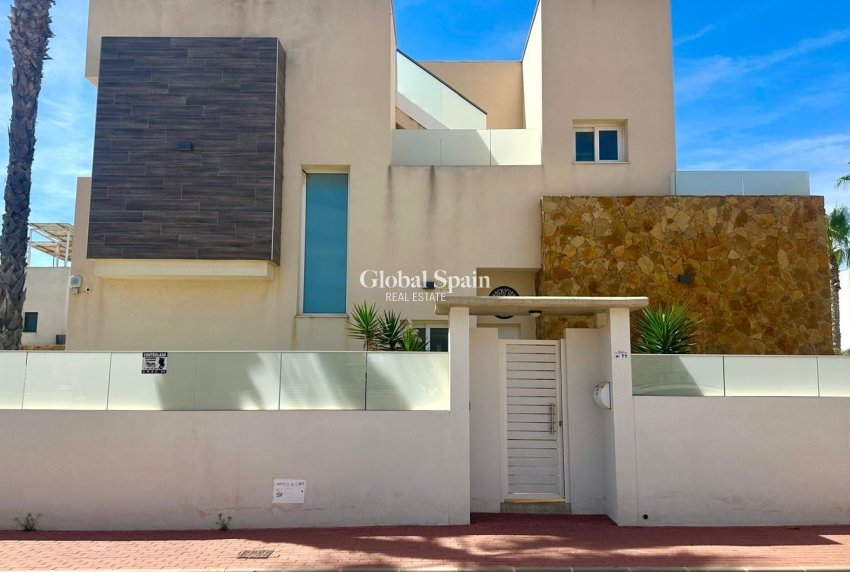 Wederverkoop - VILLA -
TORREVIEJA - Miramar - Torre Del Moro