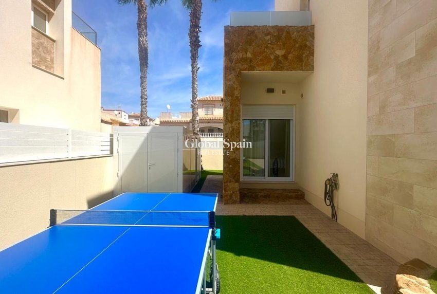 Wederverkoop - VILLA -
TORREVIEJA - Miramar - Torre Del Moro