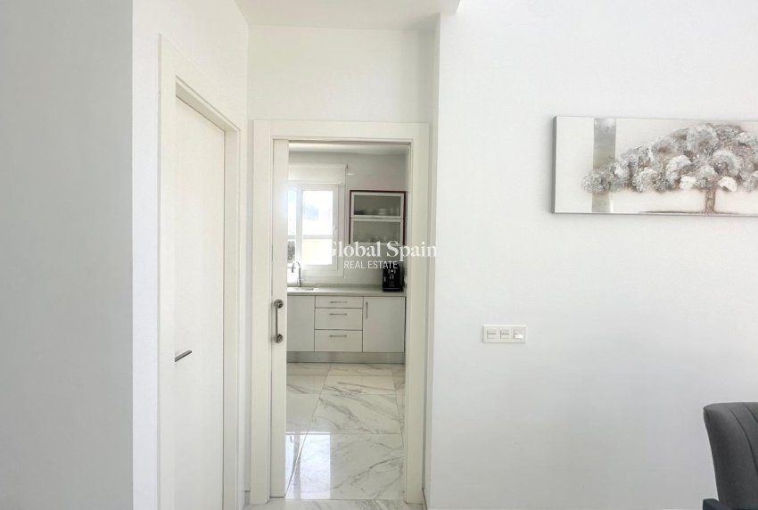 Wederverkoop - VILLA -
TORREVIEJA - Miramar - Torre Del Moro