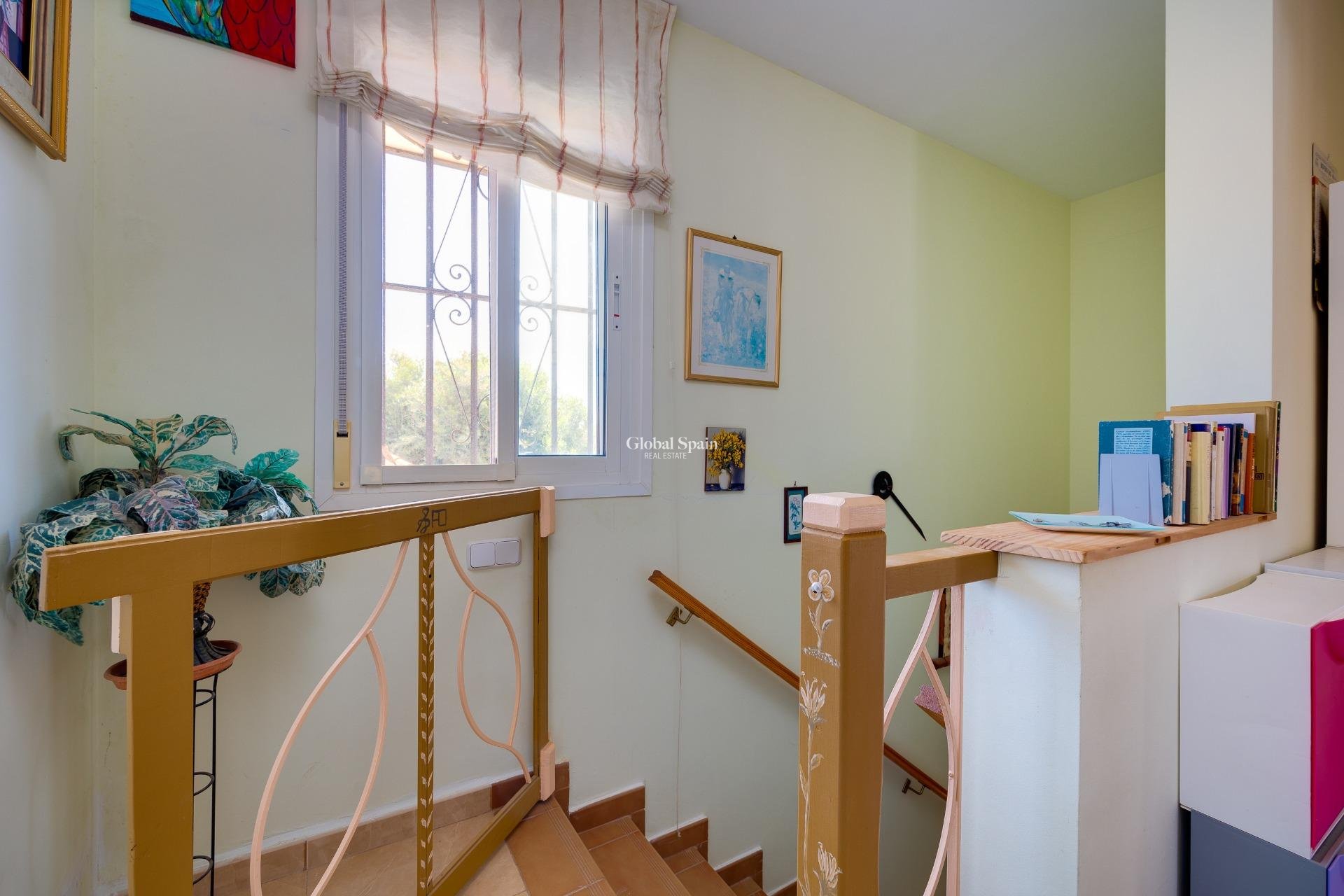 Wederverkoop - VILLA -
TORREVIEJA - Playa de los Locos