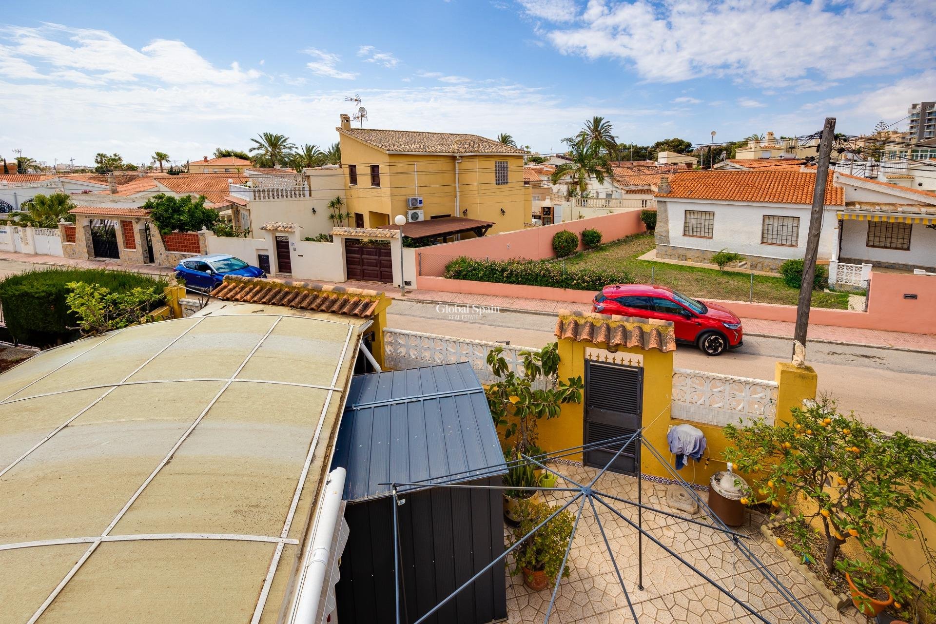 Wederverkoop - VILLA -
TORREVIEJA - Playa de los Locos