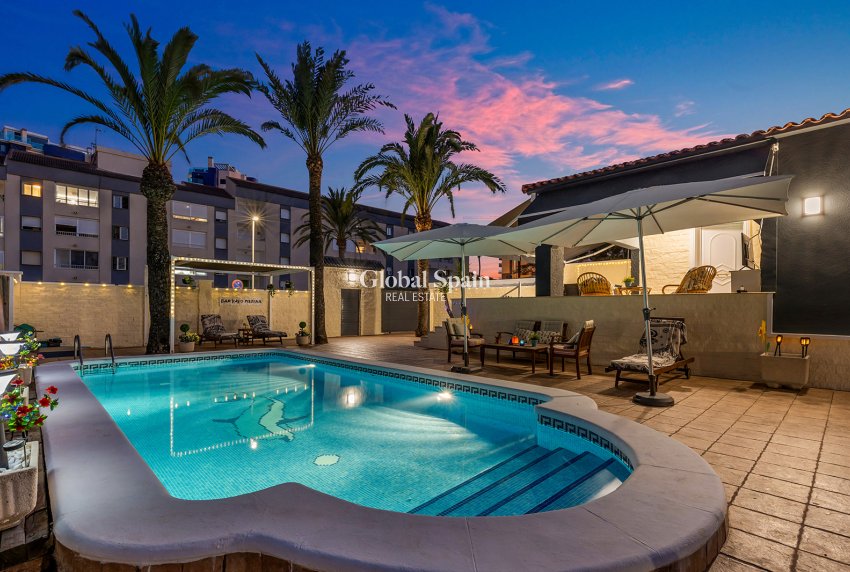 Wederverkoop - Villa -
TORREVIEJA - Rocio del Mar