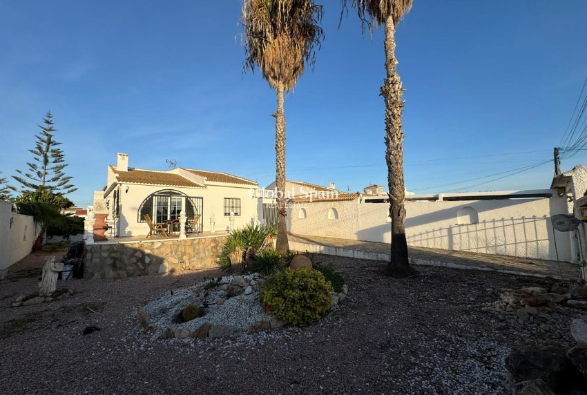 Wederverkoop - Villa -
TORREVIEJA - San luis