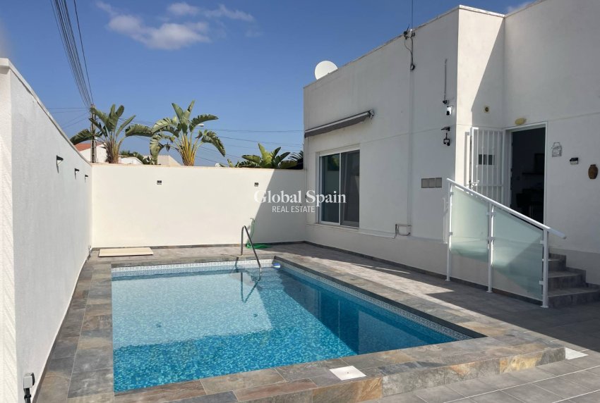 Wederverkoop - VILLA -
TORREVIEJA - San Luis