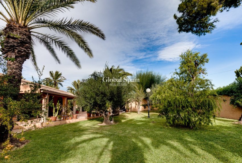 Wederverkoop - VILLA -
TORREVIEJA - San Luis