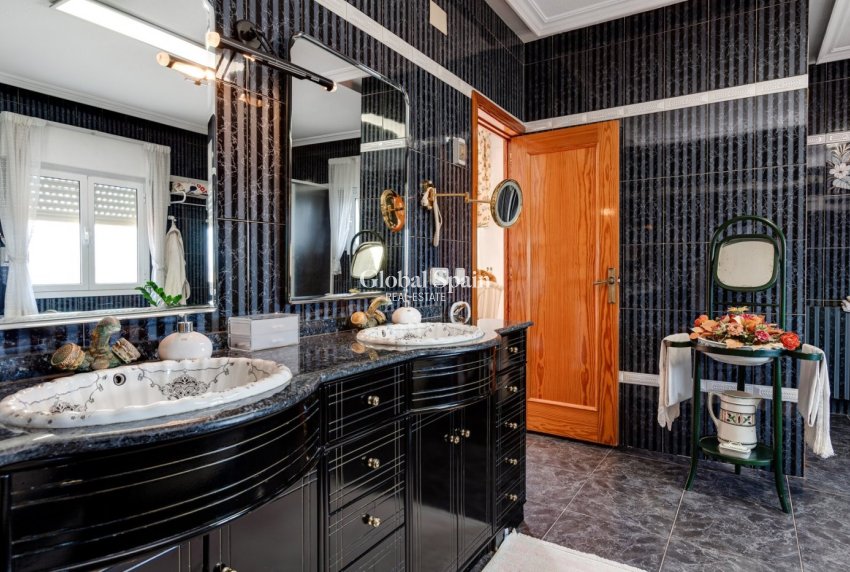 Wederverkoop - VILLA -
TORREVIEJA - San Luis