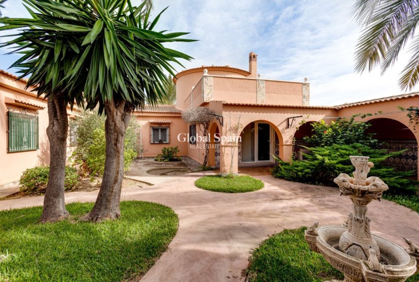Wederverkoop - VILLA -
TORREVIEJA - San Luis