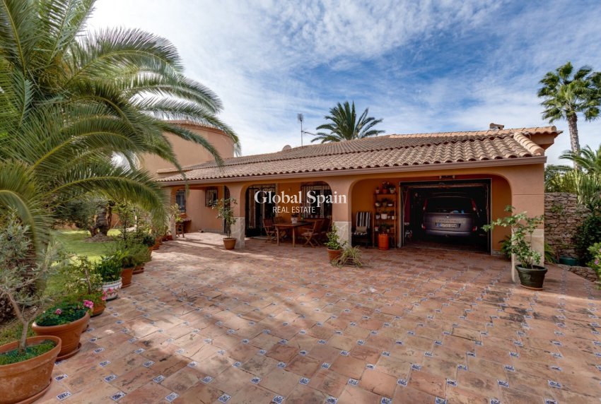 Wederverkoop - VILLA -
TORREVIEJA - San Luis