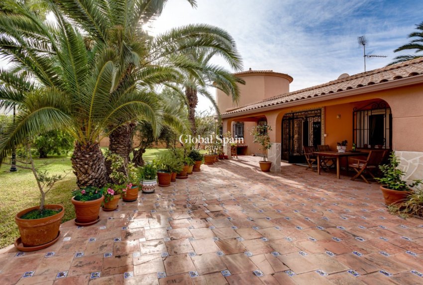 Wederverkoop - VILLA -
TORREVIEJA - San Luis